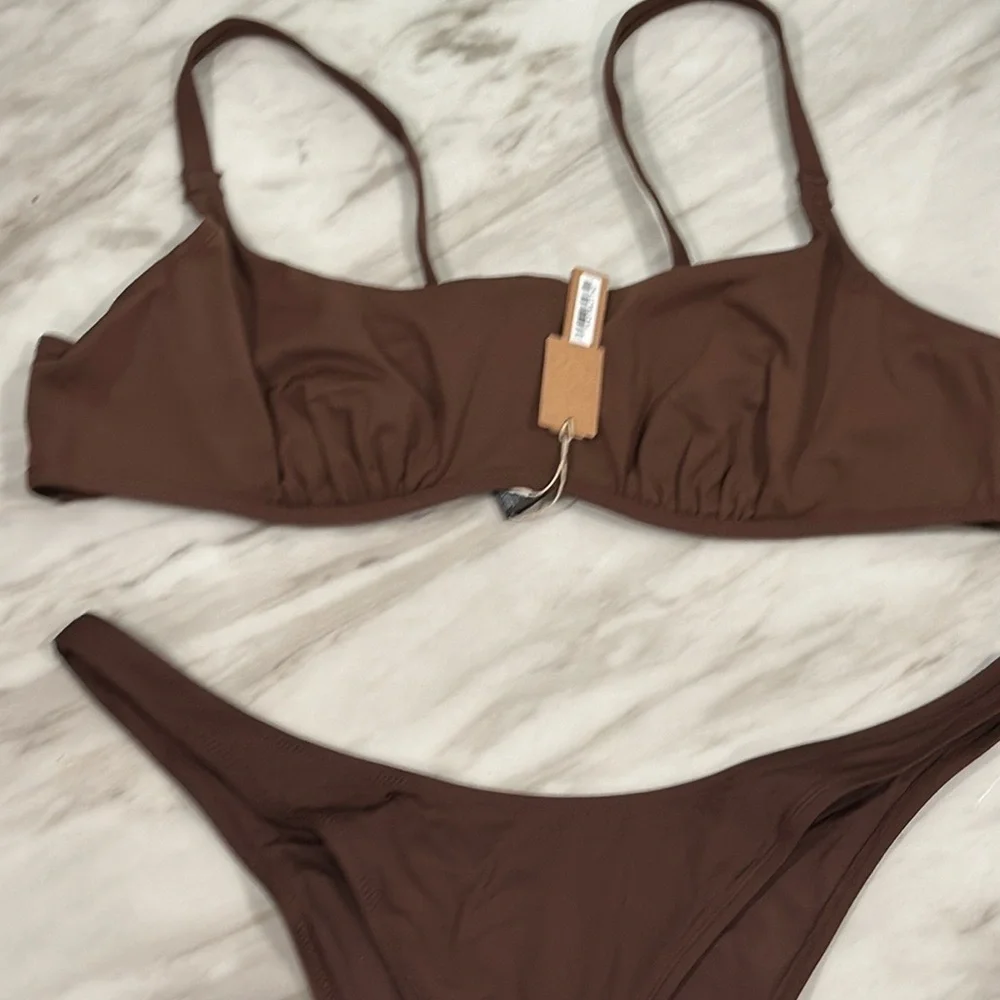 SKIMS Bikini Set bra size 4x and bikini is size 3